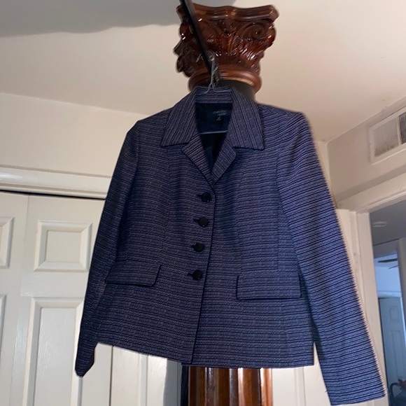 Burgundy white and black beautiful jacket - Picture 1 of 8